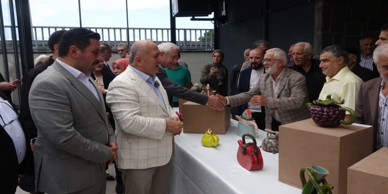 Çayın başkentinde sıra dışı 'Çılgın Çaydanlıklar' sergisi