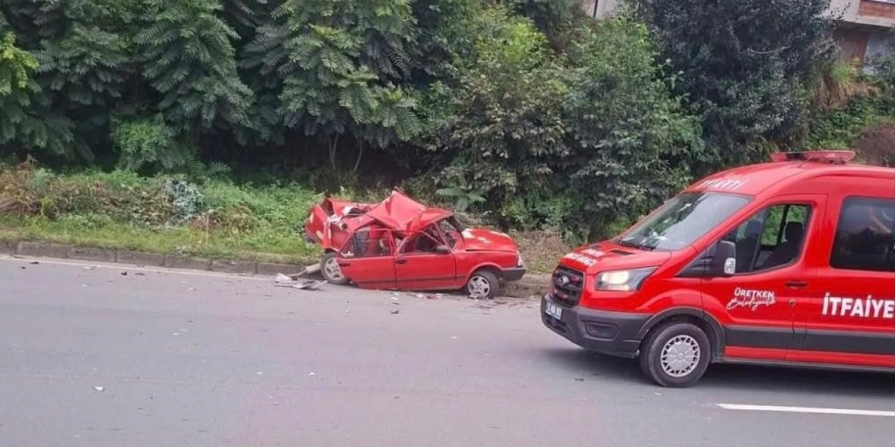 Rize'de tır arızalanan otomobile çarptı: 1'i ağır 2 yaralı