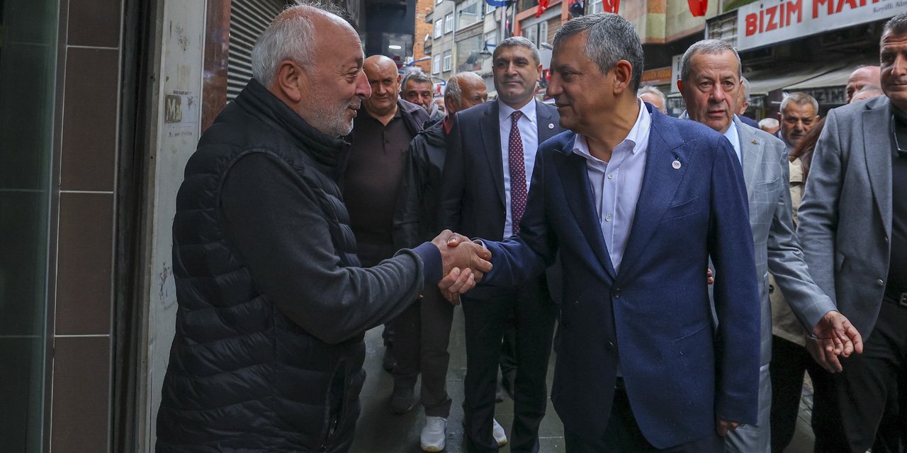 Özgür Özel, Rize'de sel ve heyelan bölgesinde esnafı ziyaret etti