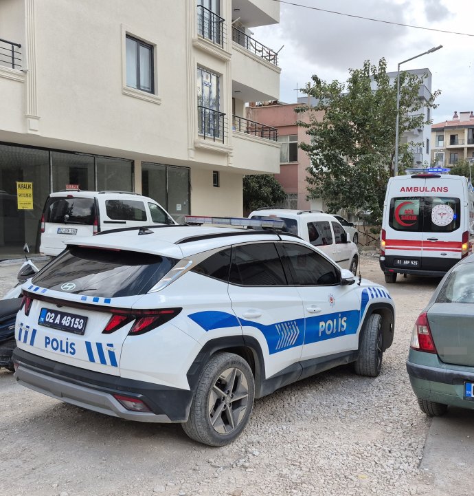 Kardeşler arasındaki tartışma bıçaklı kavgaya dönüştü: 1 yaralı