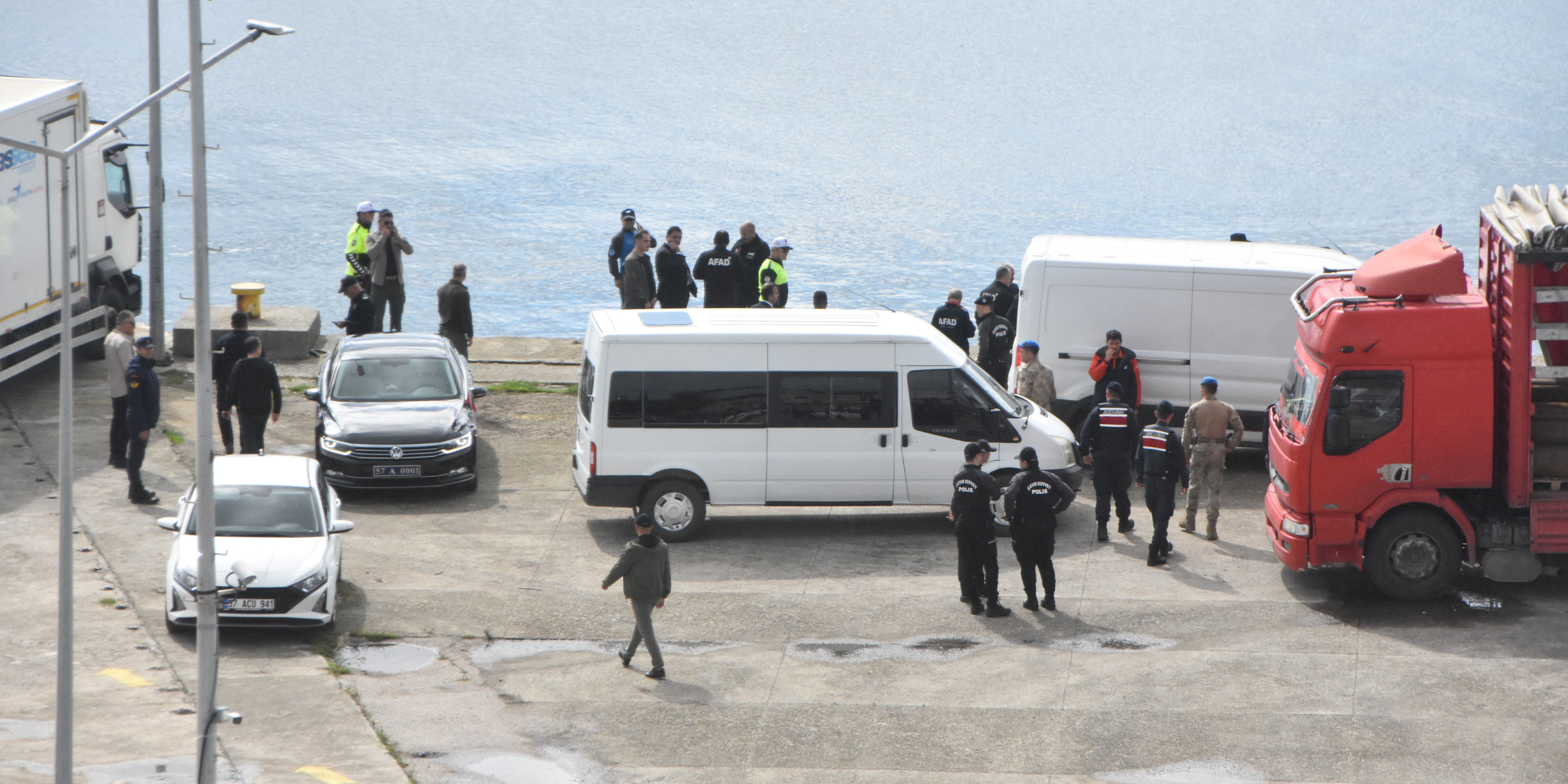 Sinop’ta denizde bulunan polisin cansız bedeni kıyıya getirildi