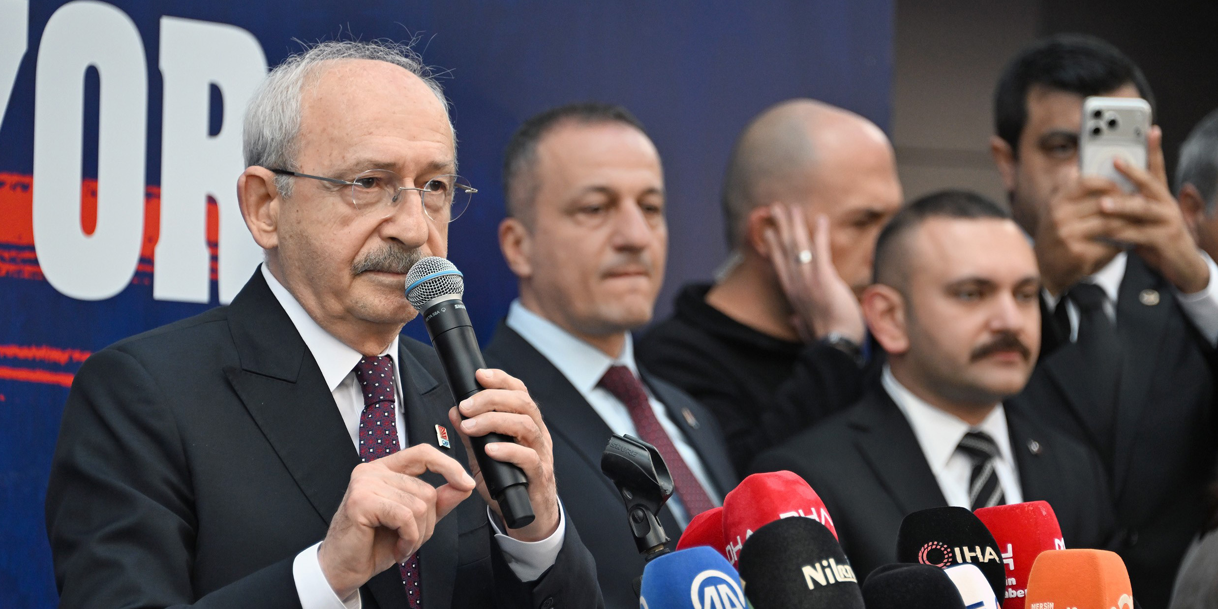 Kılıçdaroğlu gözaltına alınan başkanlara destek için Mersin'e ziyarette bulundu