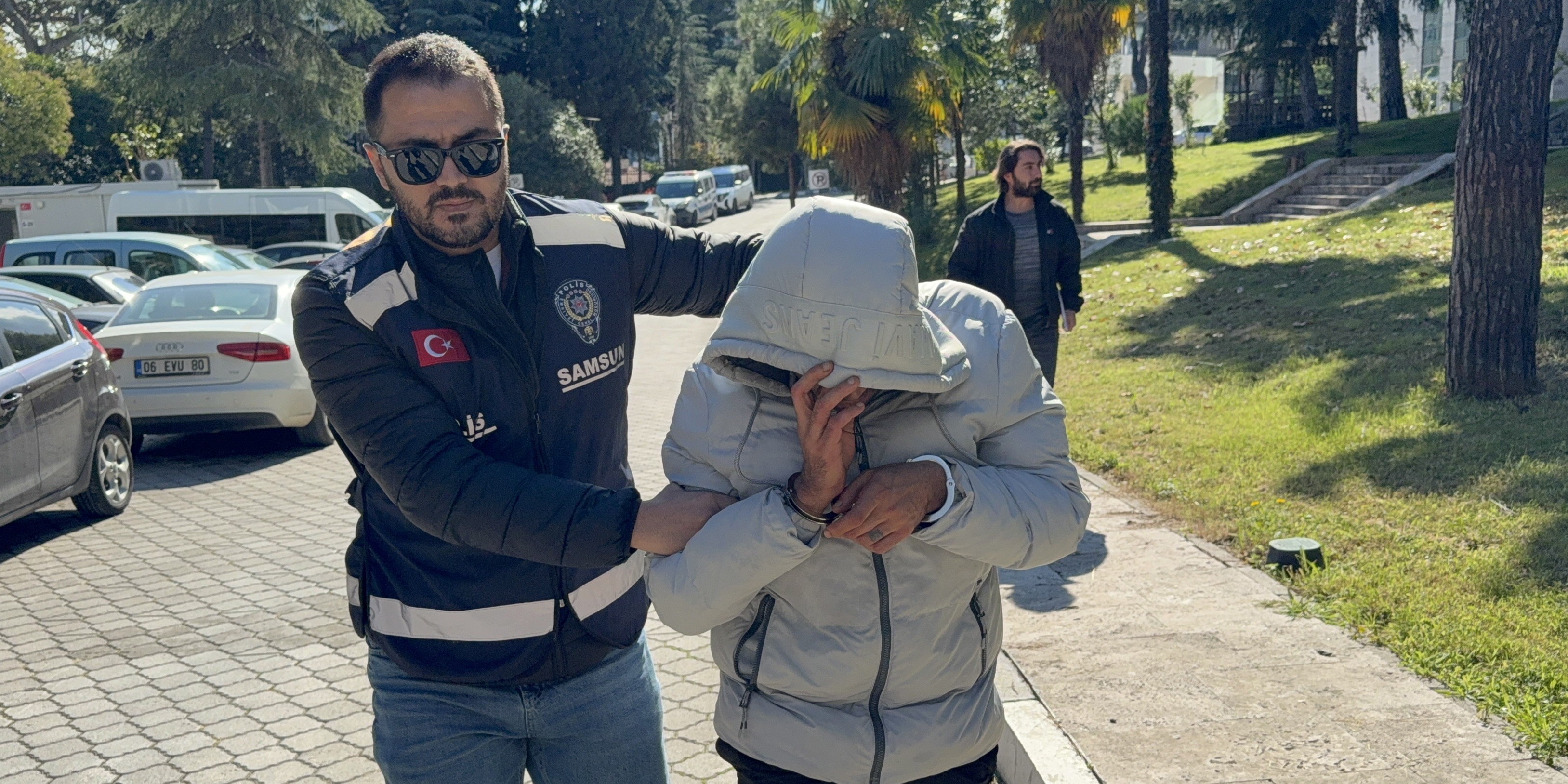 Kıskançlık sebebiyle karısını bıçaklayan koca, adliyeye sevk edildi
