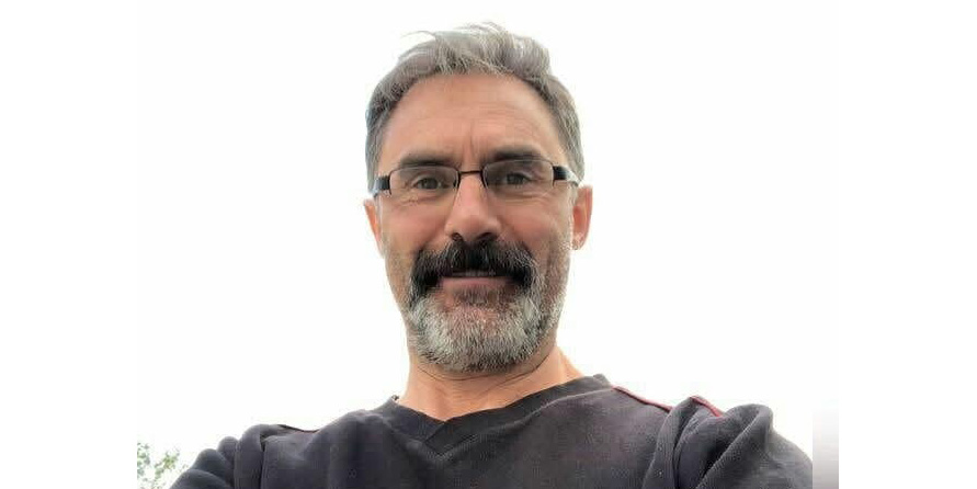 Ağaçtan düşen öğretmen hayatını kaybetti