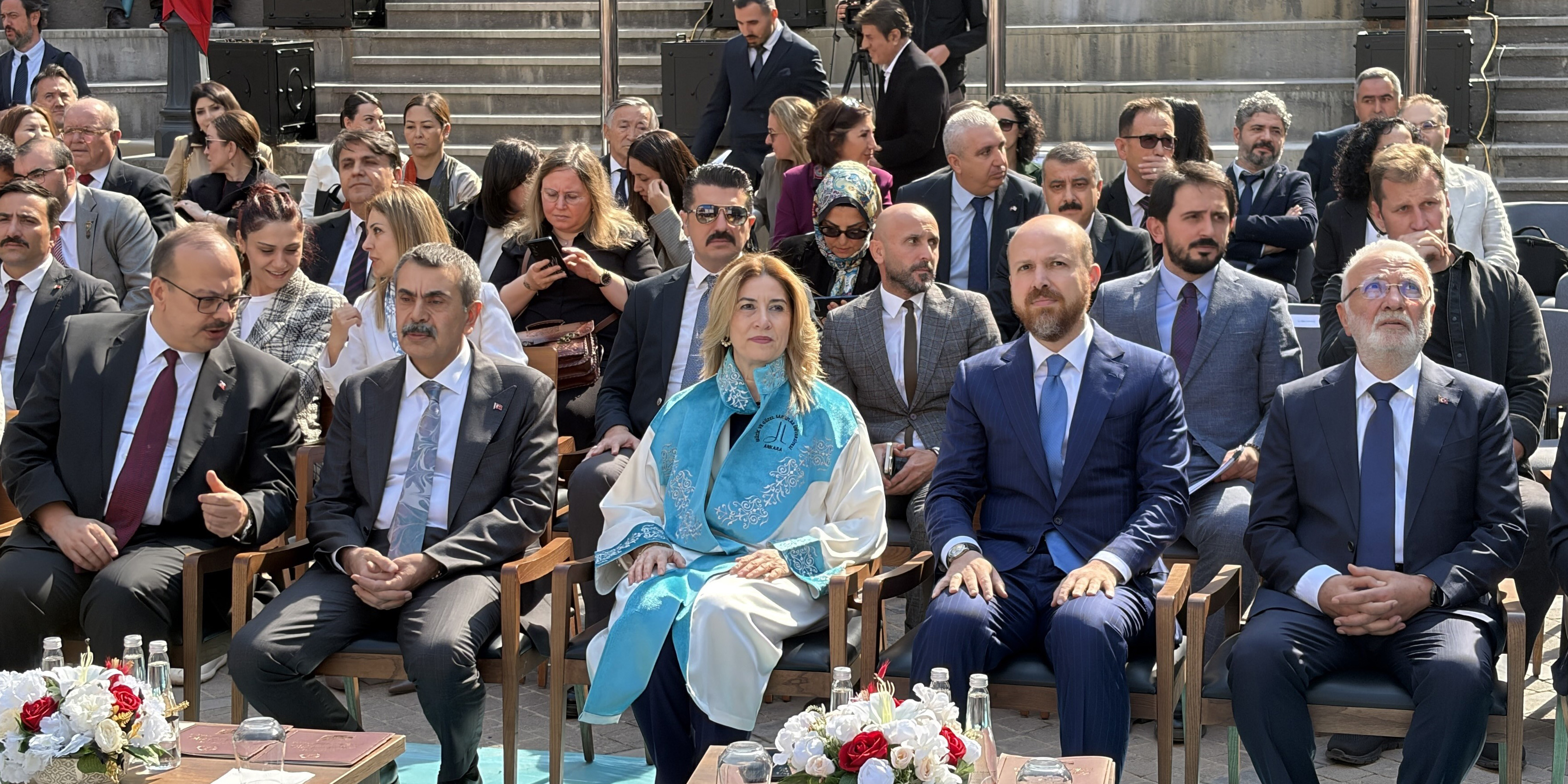 Bakan Tekin: "Okullarımızın kapısında, bahçesinde ve koridorunda gereken her tedbiri almayı sürdüreceğiz"