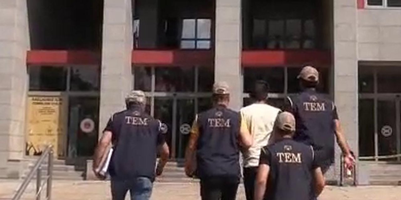 İkna Edilip, Örgütten Kaçan 2 Pkk'lı Teslim Oldu