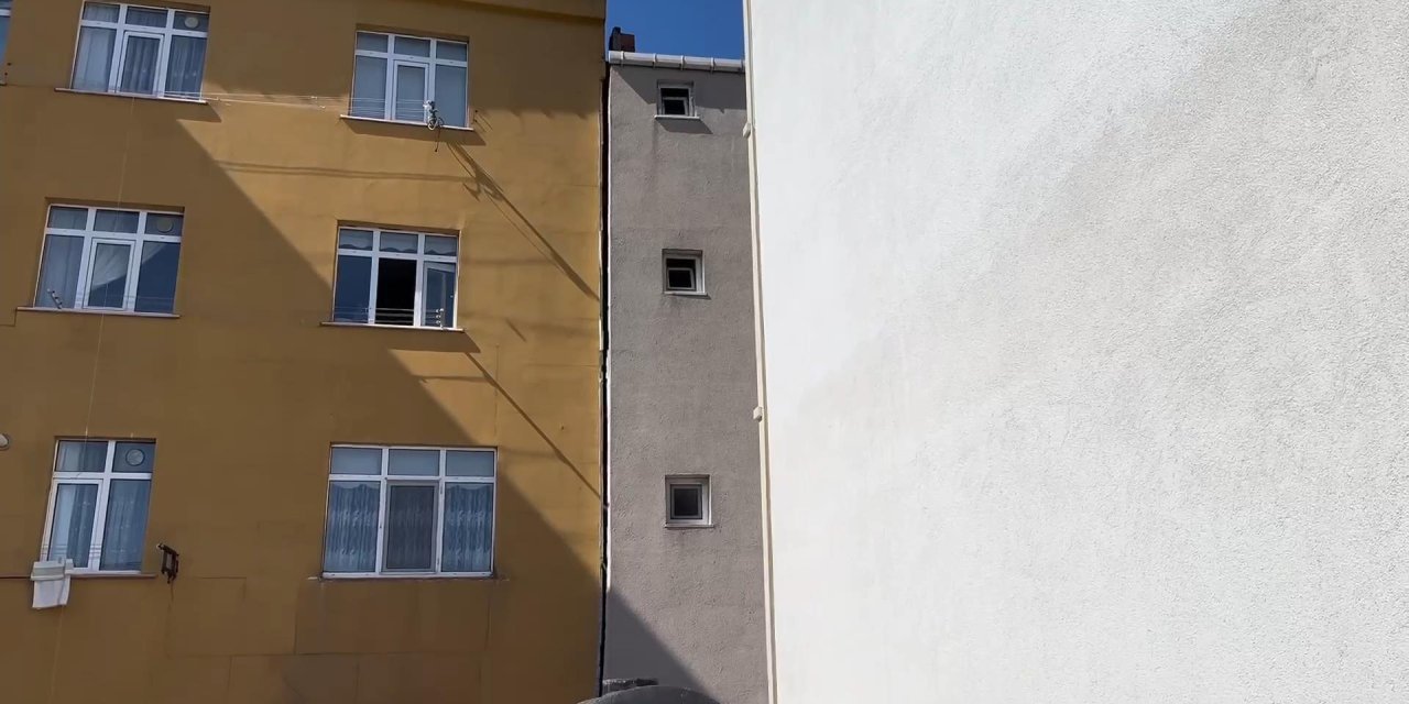 (Ek Bilgi Ve Fotoğrafla) Arnavutköy'de İnşaat Çalışması Sırasında Hasar Oluşan 2 Bina Mühürlendi