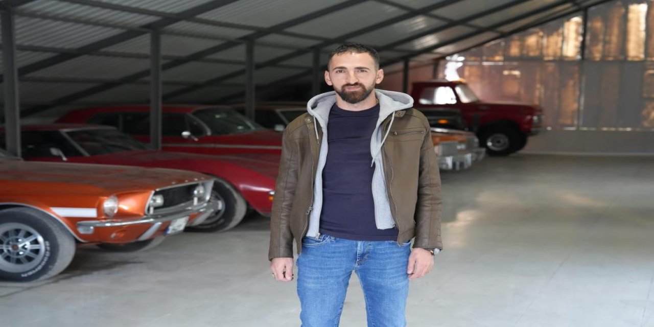 Babasından kalan merakı 11 araçlık klasik otomobil koleksiyonuna dönüştürdü