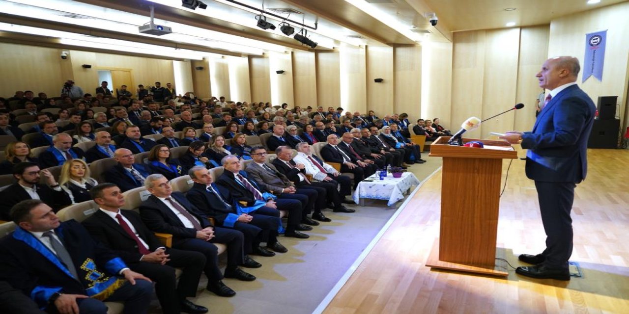 YÖK Başkanı Özvar'dan çoktan seçmeli sınav yöntemi konusunda üniversitelere çağrı