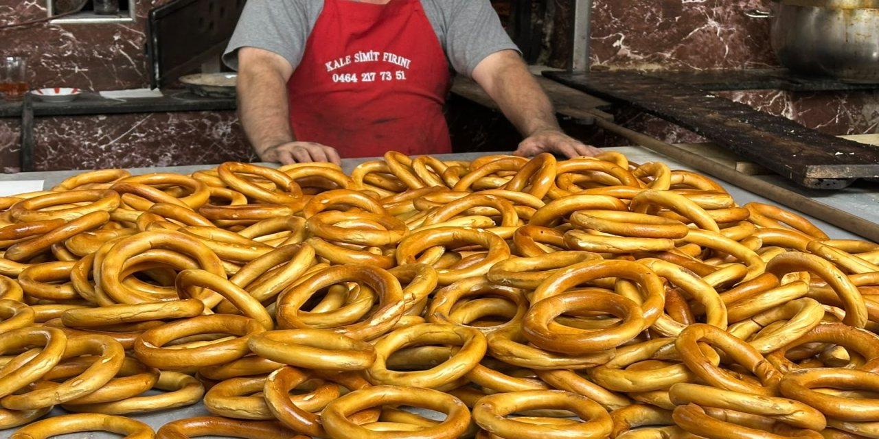 Rize’de Simit Zammı Kısa Sürdü: Fiyat Yeniden 10 TL’ye Çekildi