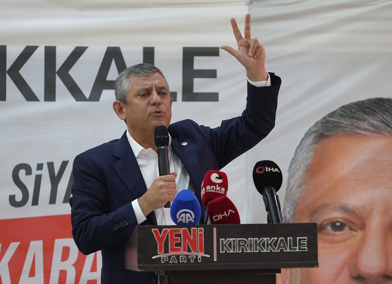 Özgür Özel'den seçim tarihi çıkışı: "En geç 15 ay sonra"