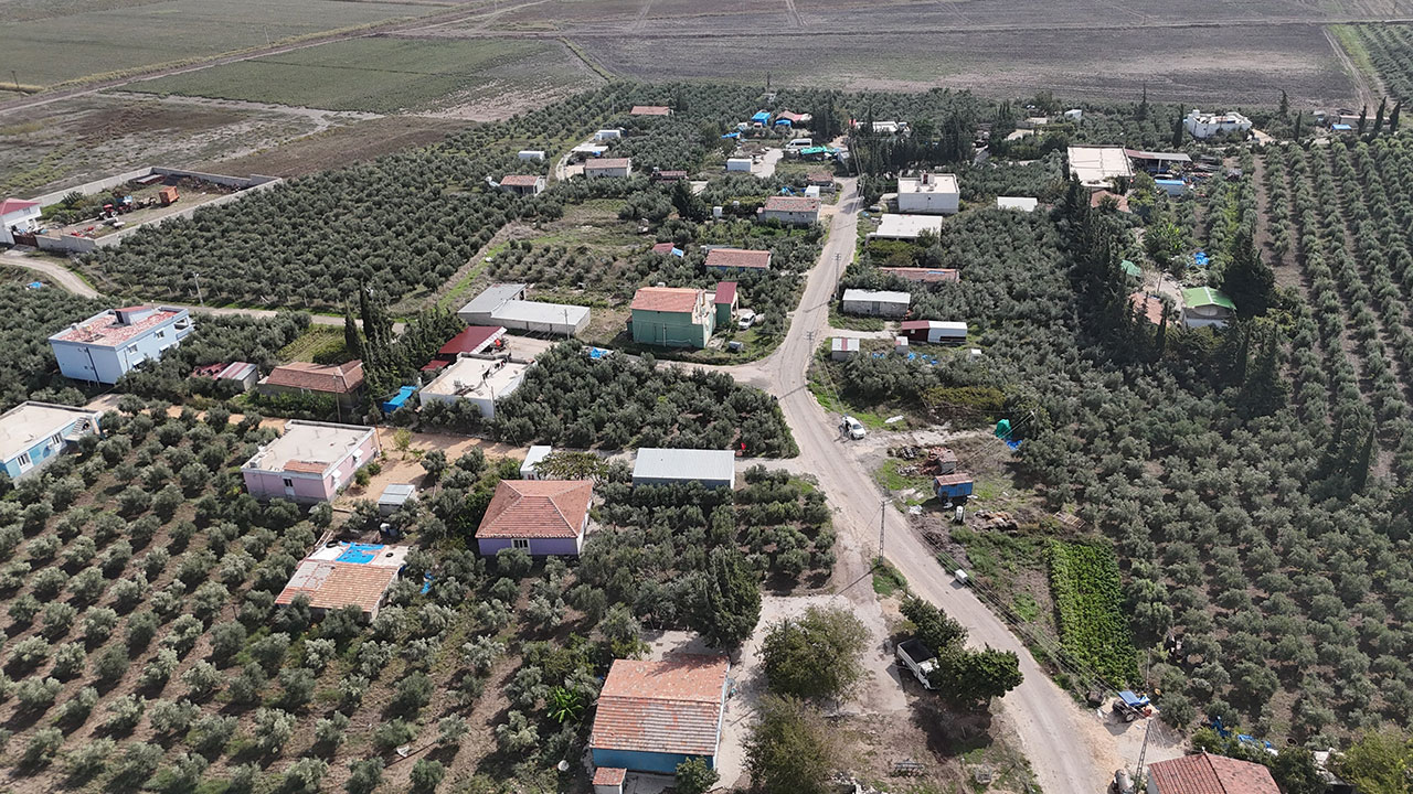 Mahalledeki herkesin soyadı 'Öztoprak' olunca baba isimleri ve ikinci isimlerle karışıklığın önüne geçtiler