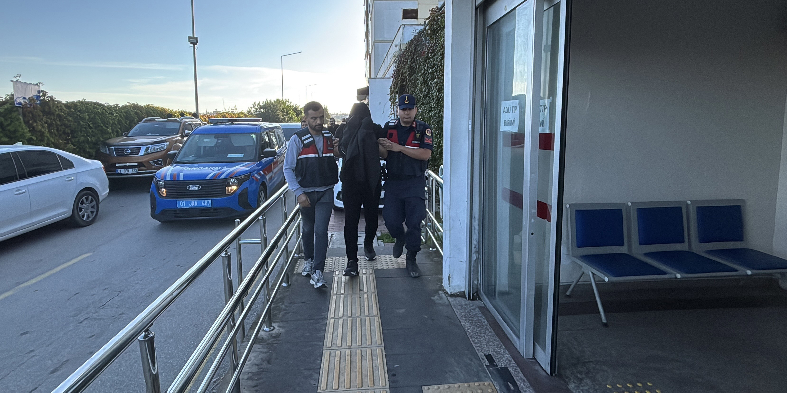 Çukurova Belediyesi’ne operasyonda eski başkan Soner Çetin gözaltına alındı