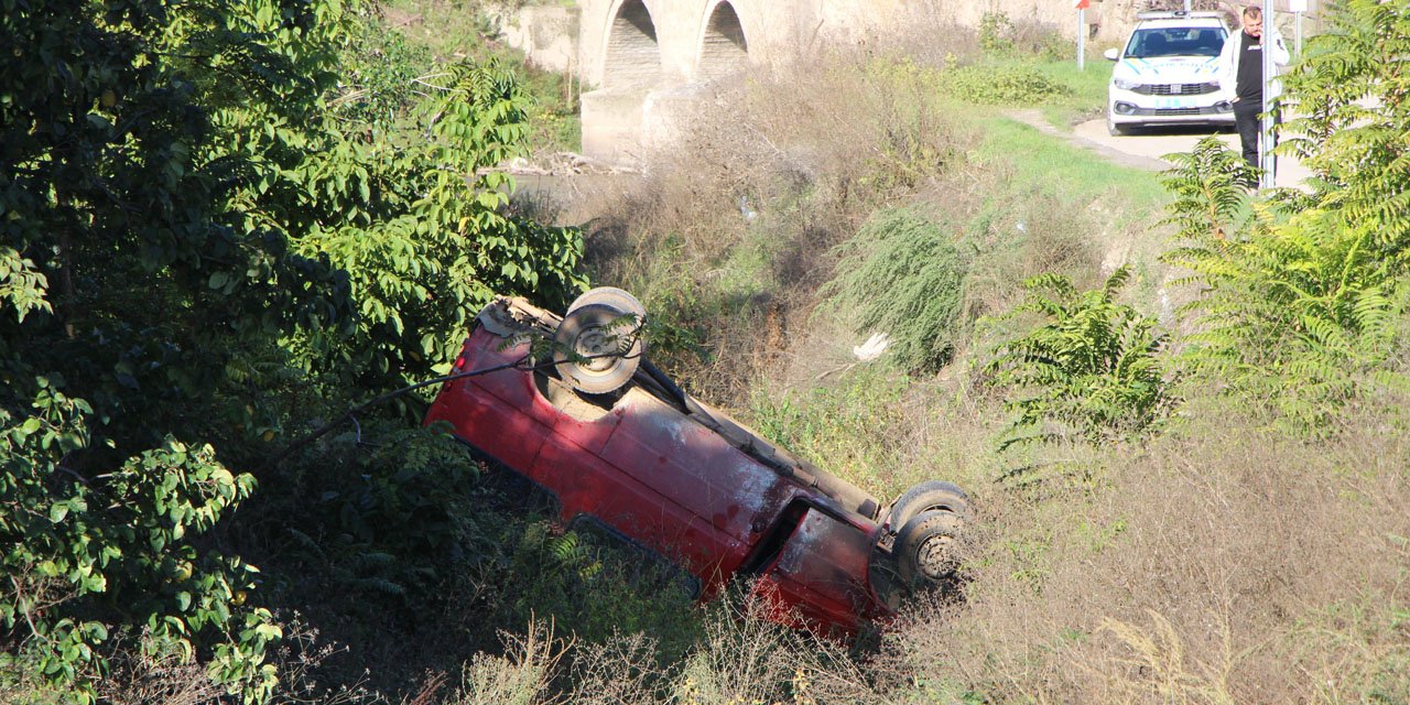 Amasya’da minibüs dereye uçtu: 9 yaralı