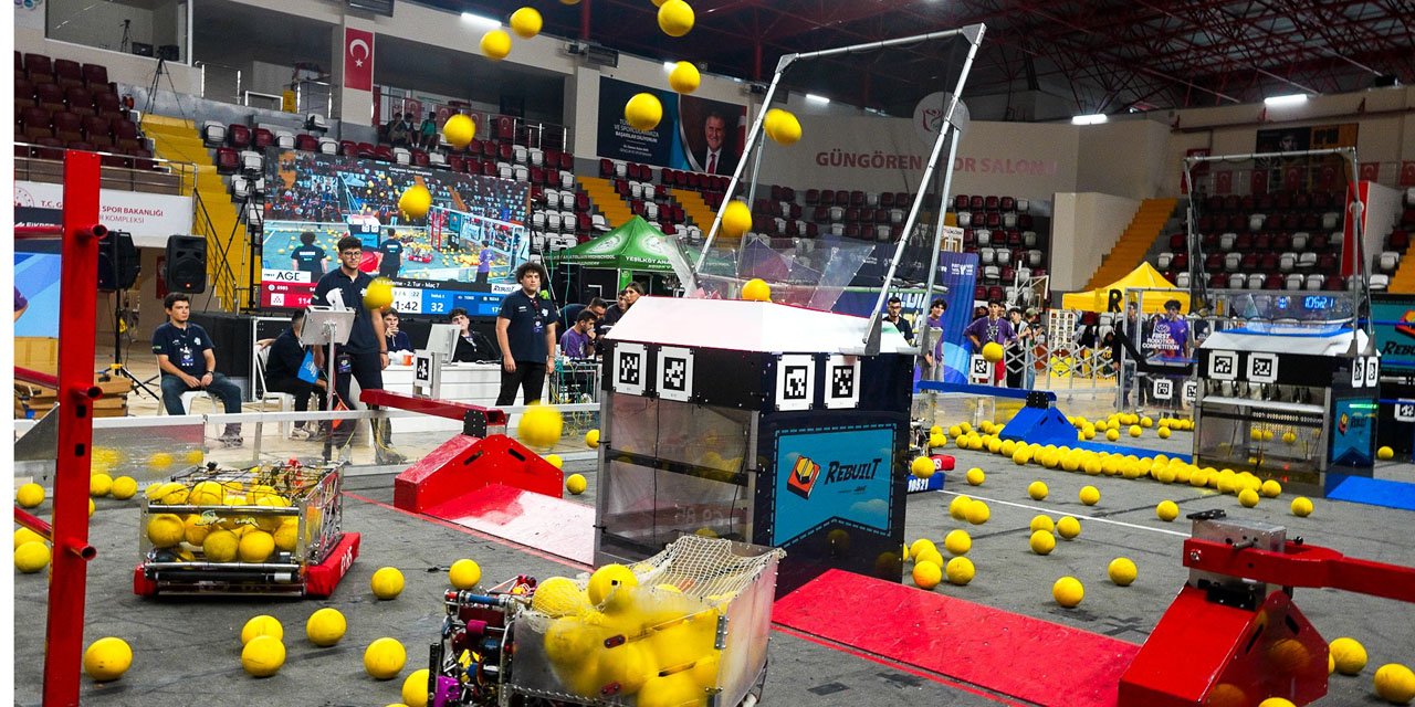 Gençlerin geliştirdiği robotlar Yıldız'da parkura çıkıyor