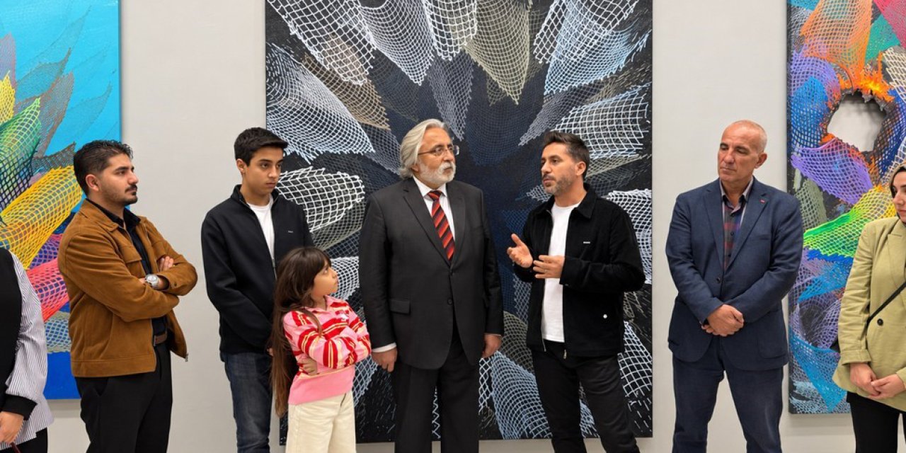 SANKO sanat galerisinde "Sonsuzluk Ağları" temalı resim sergisi
