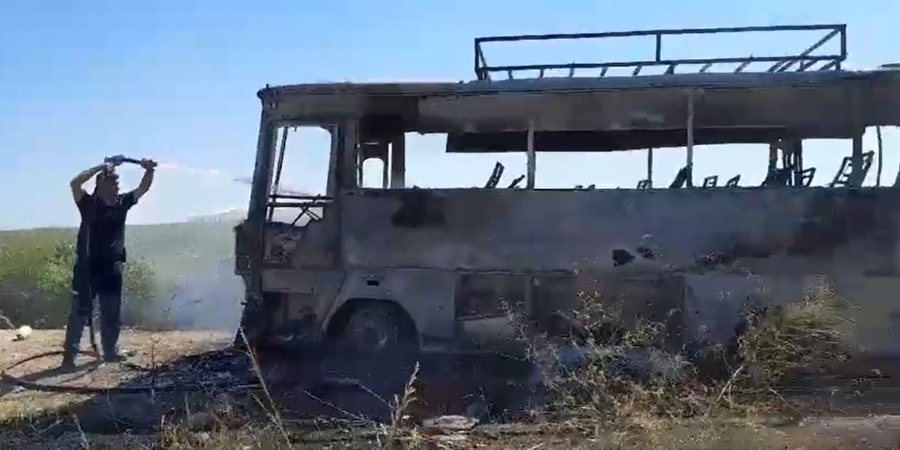 Tarım İşçileri, Şoförüyle Tartıştıkları Midibüsü Yaktı