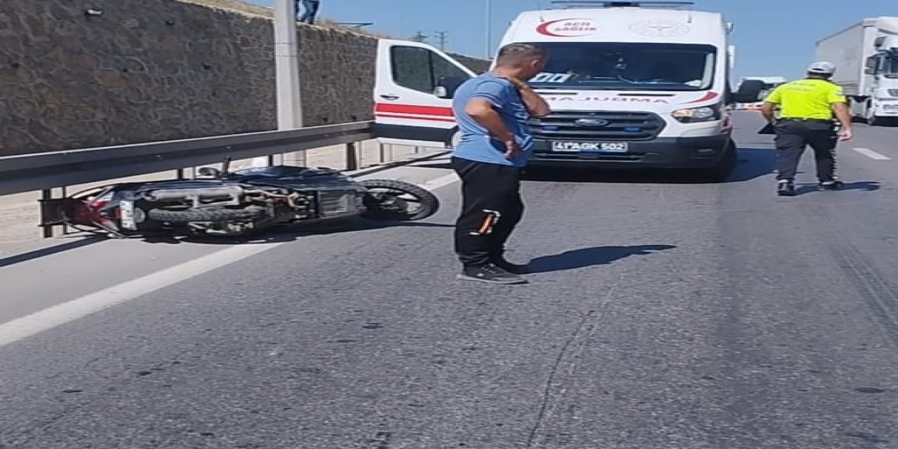 Hafriyat Kamyonuyla Çarpışan Motosikletin Sürücüsü Kurye Öldü