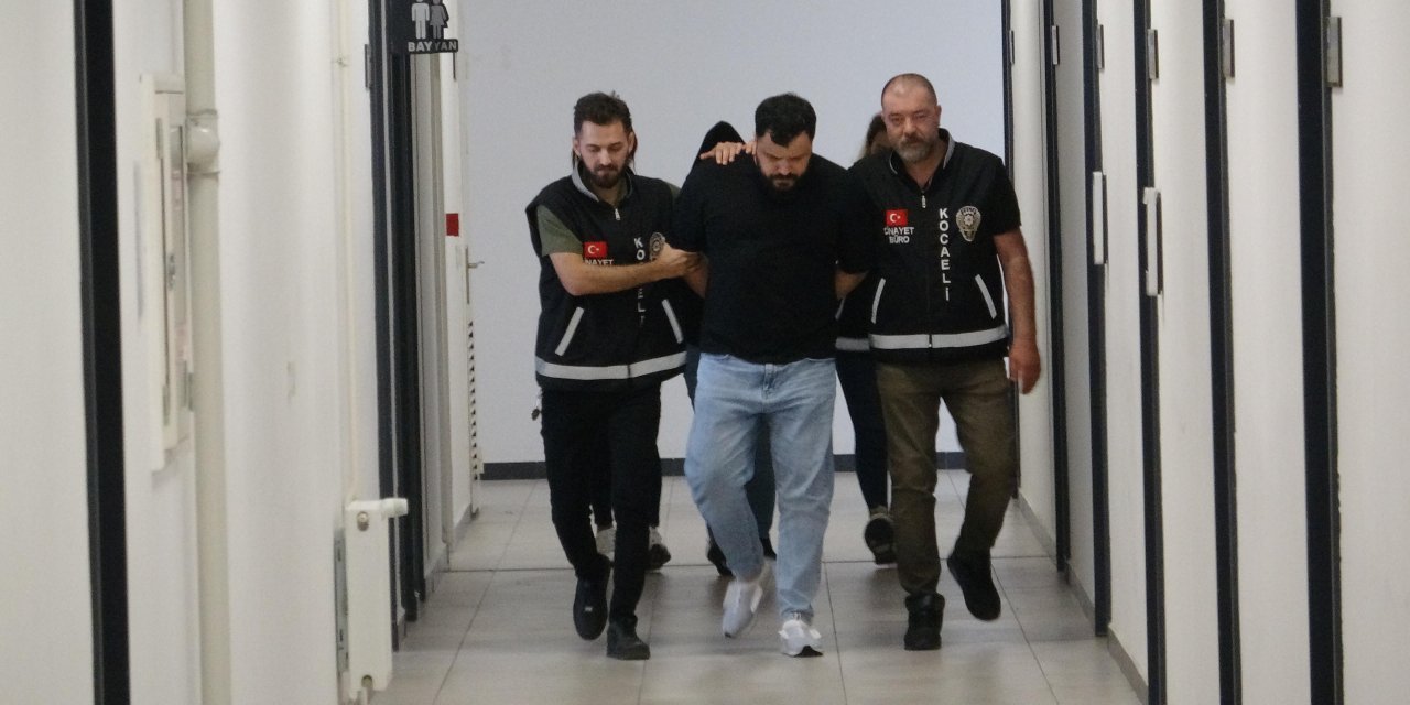 3 Yıl Sonra Yakalanan Cinayet Şüphelisinin Evinden Cephanelik Çıktı (2)