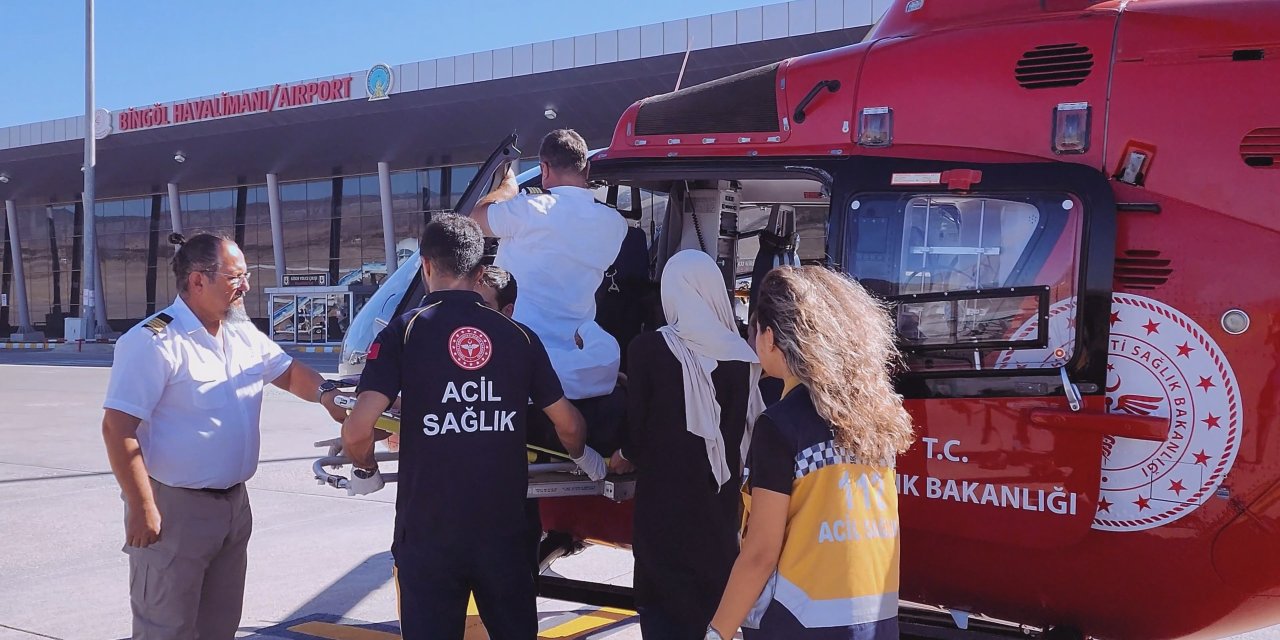 Bingöl'de Ambulans Helikopter, Köydeki Hasta İçin Havalandı