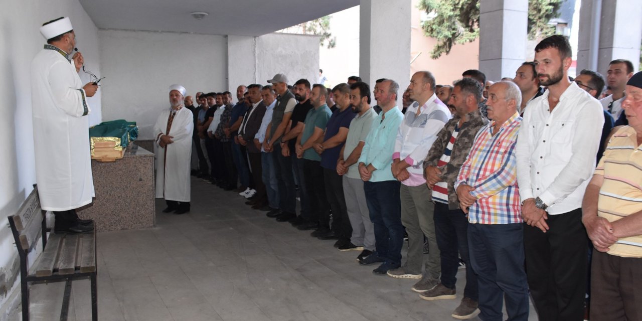 Arazi Anlaşmazlığı Nedeniyle Öldürülen Çift Defnedildi