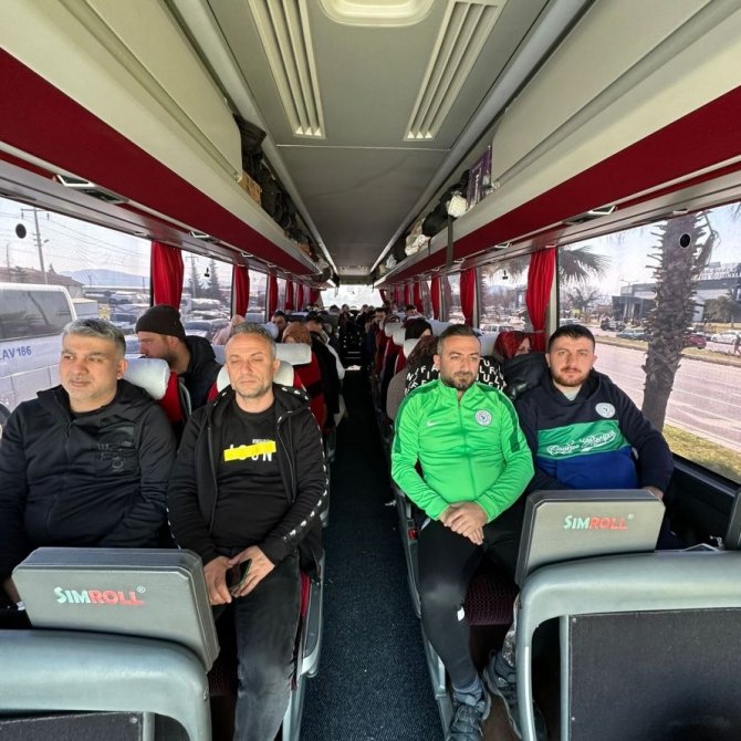 Çaykur Rizespor Kulübü, 90 depremzedeyi Rize'ye getirdi