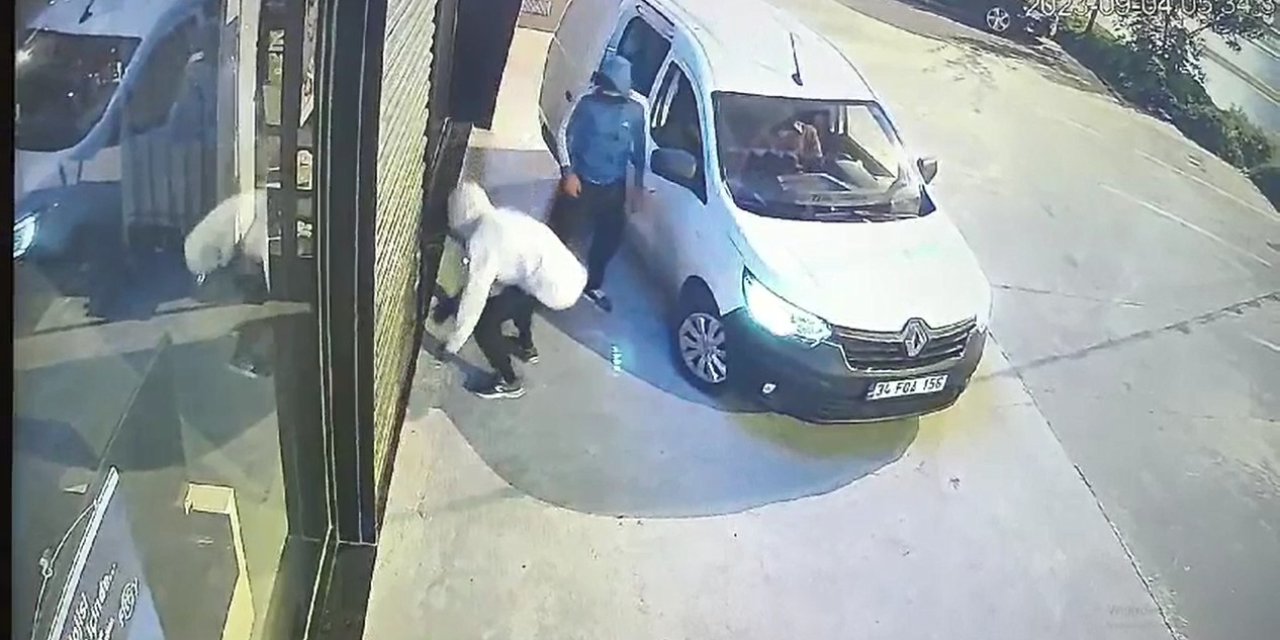 İstanbul'da Mağazalardan Hırsızlık Yapan Şüpheliler Kamerada