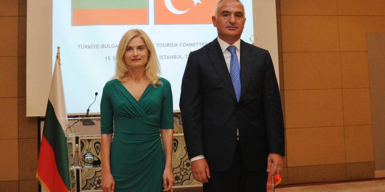 Bakan Ersoy: Bulgaristan'ın Uçuşlarını Artırması Turist Hacmine Büyük Katkı Sağlayacak