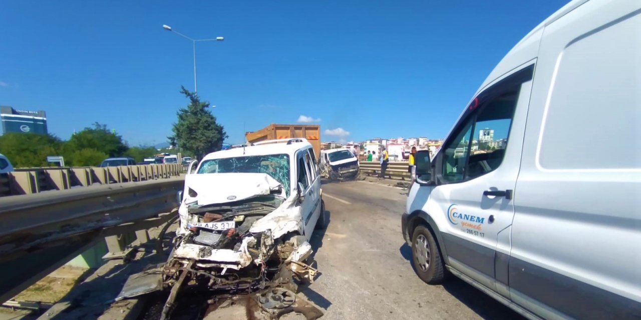 Samsun'da 5 Araçlı Zincirlime Kaza: 2 Yaralı