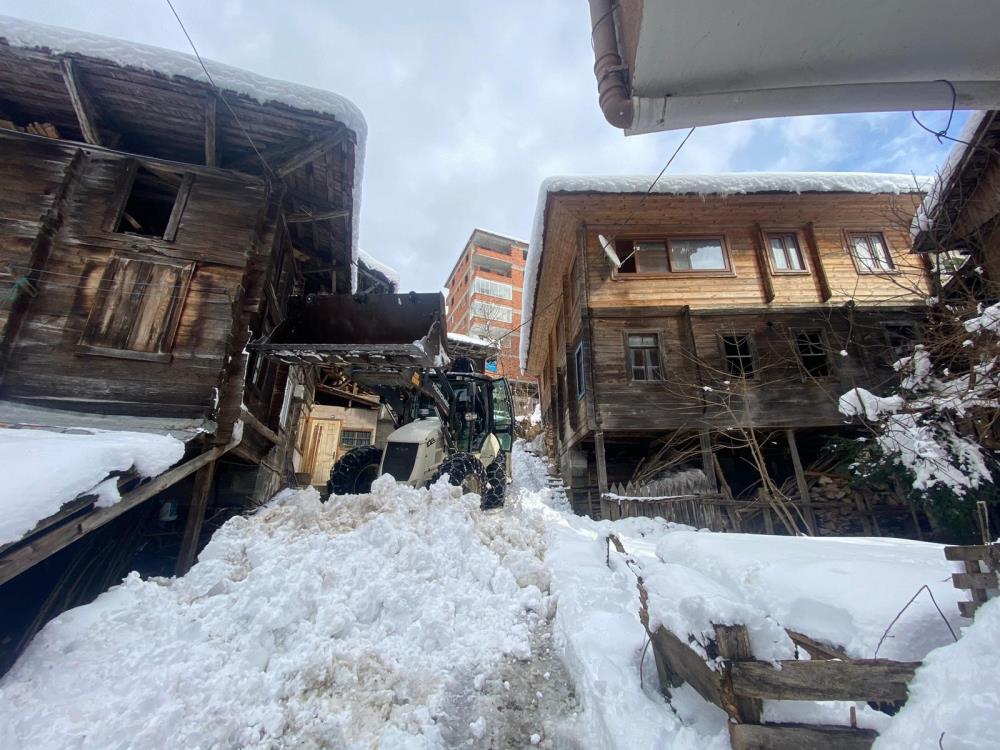 Rize’de Kar Yağışından Ötürü 26 Köy Yolu Ulaşıma Kapandı