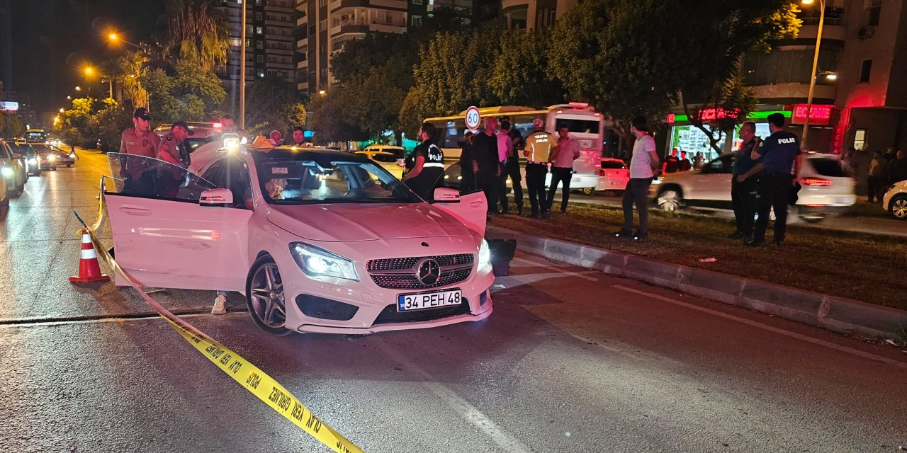 Çalıntı Otomobille Kaçıp, Tabancayla Ateş Açtılar: 2 Gözaltı