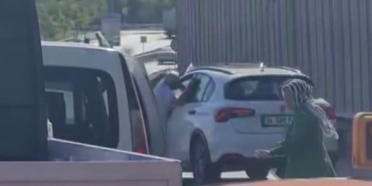 Kağıthane'de Trafikte Bıçaklı Yol Kavgası