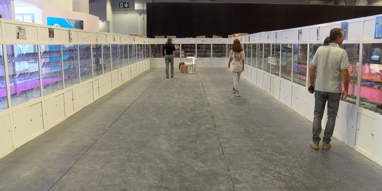 Guinness Rekoru Kıran Telefon Koleksiyonunun Sergisi Açıldı