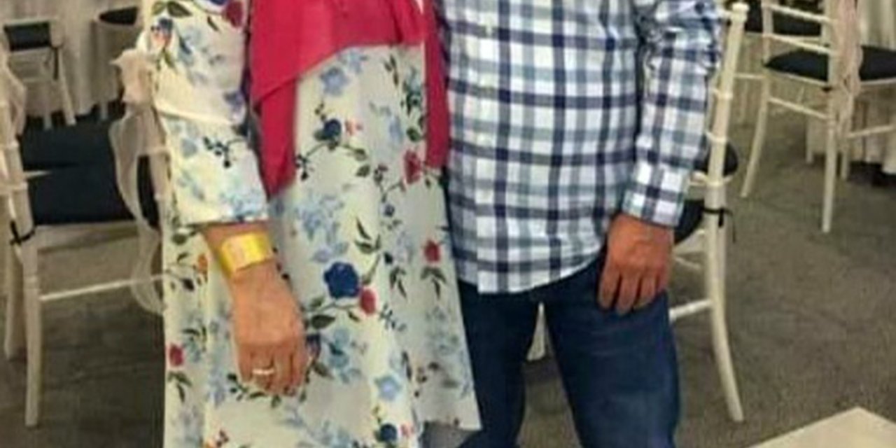 Üvey Kardeşi Ve Onun Eşini, Evini Taşladıkları İçin Öldürdüğünü Öne Sürdü