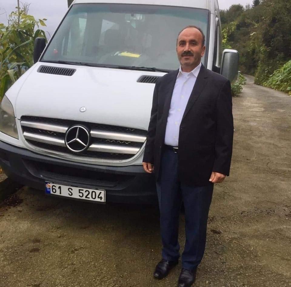 Trabzon'da şarampole devrilen otomobildeki 2 kişi öldü, 1 kişi yaralandı