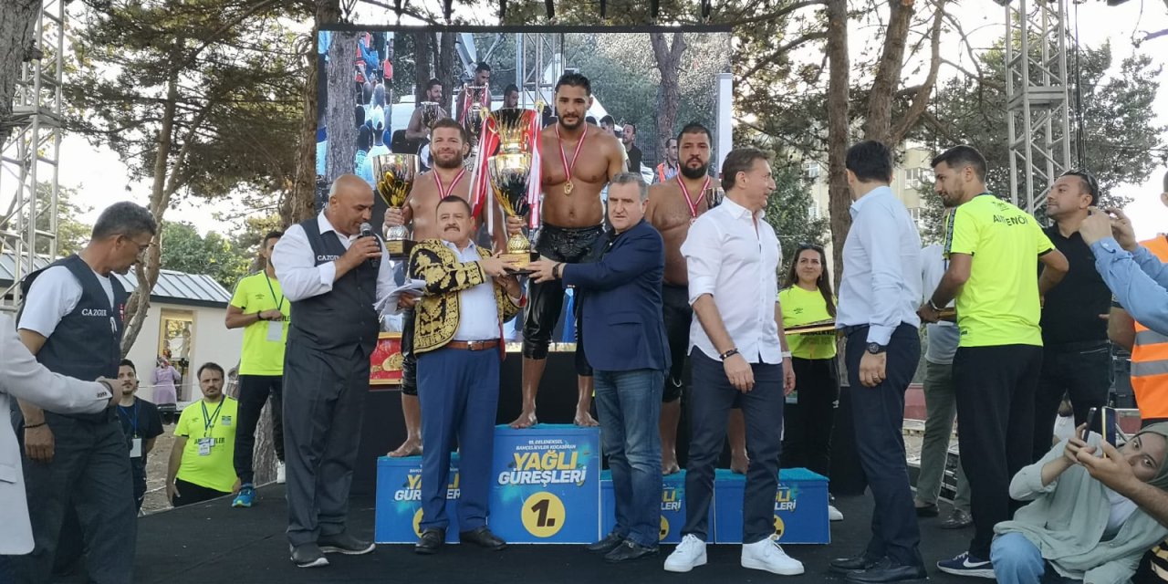 Kocasinan Yağlı Güreşleri'nde Başpehlivan Mustafa Taş Oldu