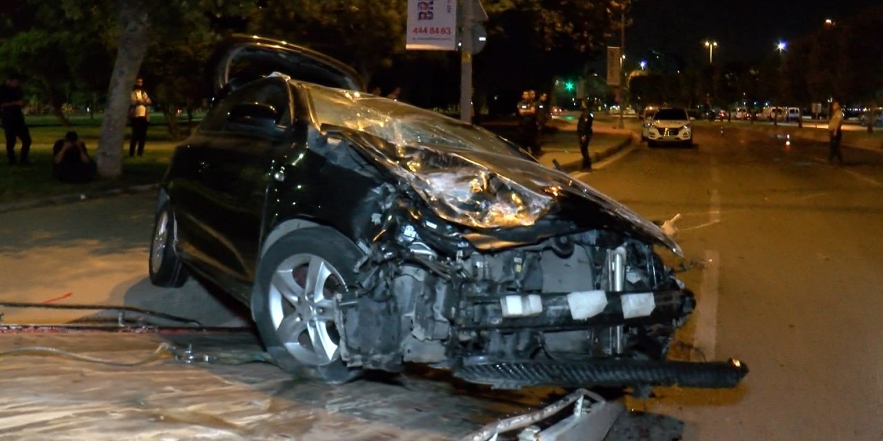 Kartal'da Arkadaşından Aldığı Otomobille Takla Attı: 3 Yaralı