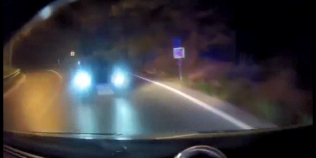 Sarıyer’de Ambulansla Otomobilin Kafa Kafaya Çarpıştığı Anlar Kamerada