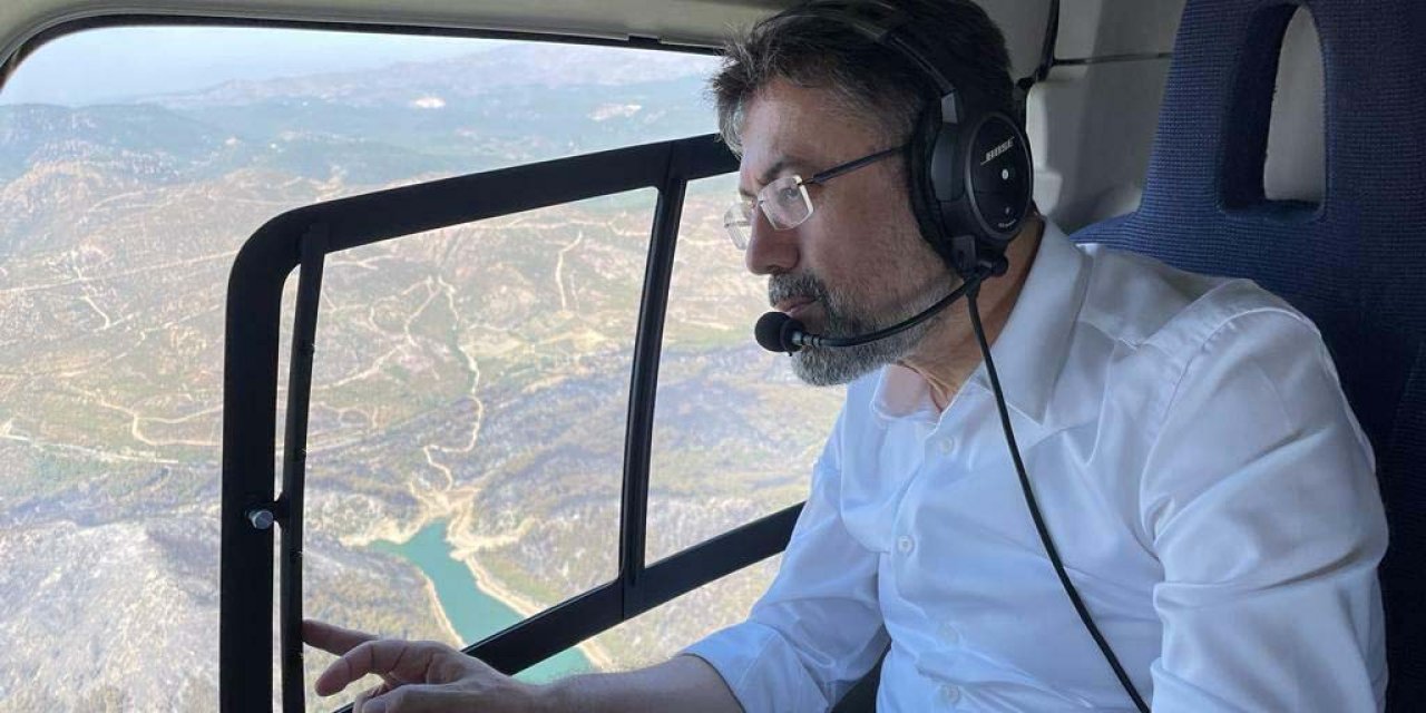 İzmir'deki Orman Yangınında 2'nci Gün; Baraja Düşen Helikopterdeki 3 Mürettebat Aranıyor (4)
