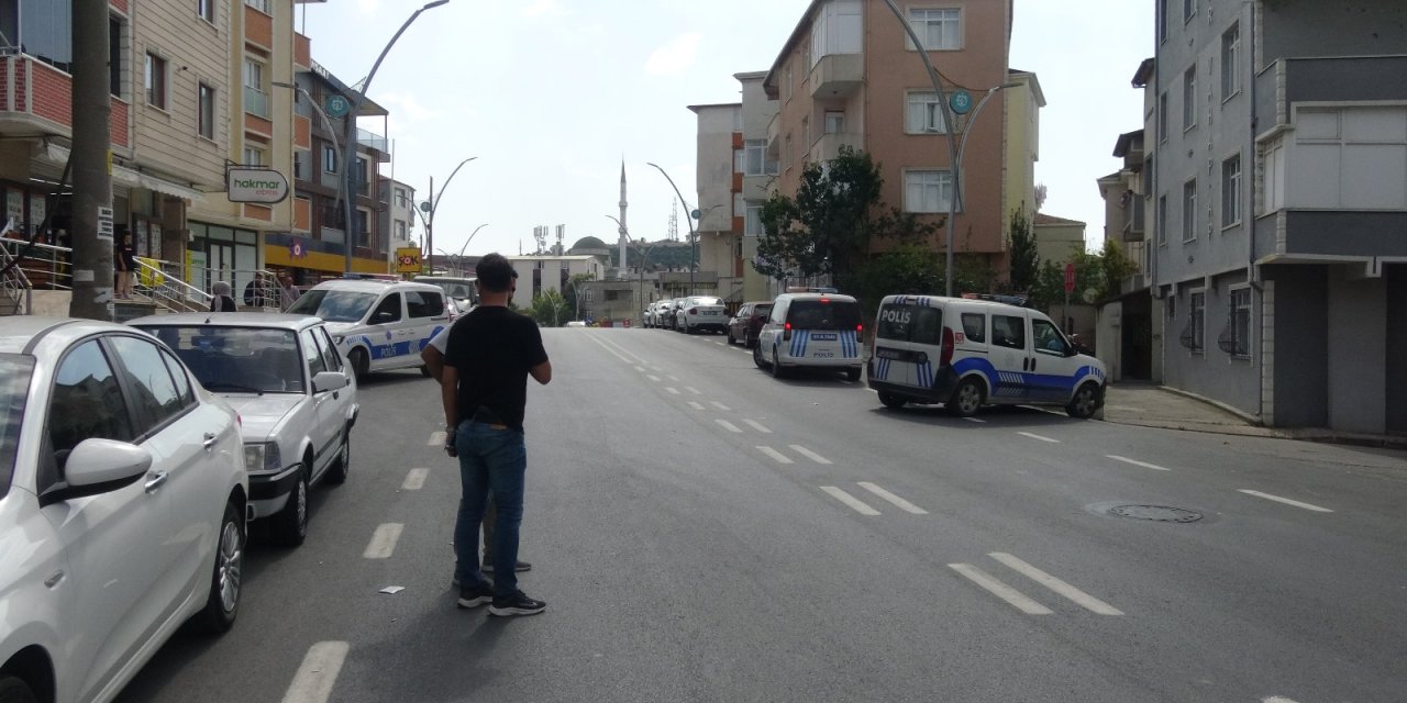 Önce Boşanma Aşamasındaki Eşini Sonra Kendini Bıçakladı