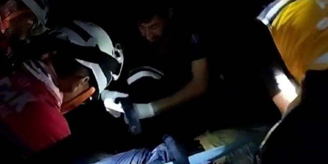 İzmir'deki Orman Yangınında 2'nci Gün; Baraja Düşen Helikopterdeki 3 Mürettebat Aranıyor (5)