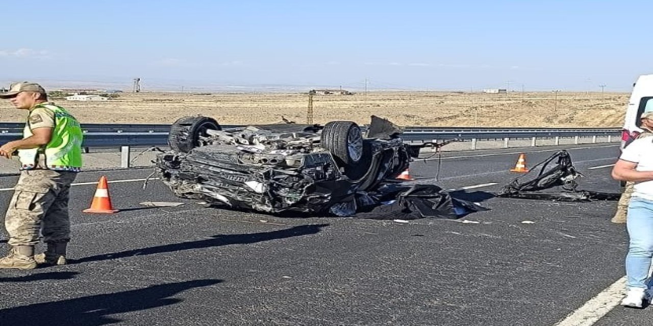 Diyarbakır’da Lastiği Patlayan Otomobil Takla Attı: 3 Ölü