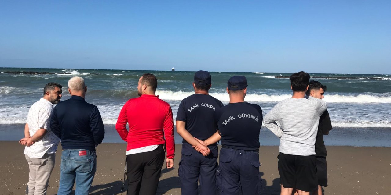 Karasu'da Dalgalara Kapılan Çocuk Kayboldu