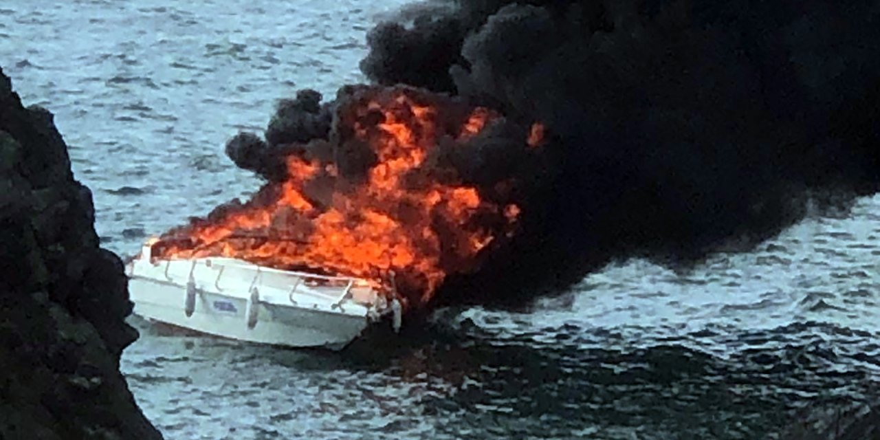 Samandağ’da Alev Alan Sürat Teknesindeki 5 Kişi Kurtarıldı