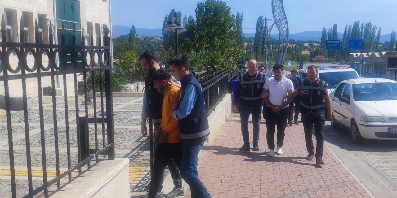 'Devlete Yardımınız Lazım' Denilerek 4 Milyon Lira Dolandırıldı