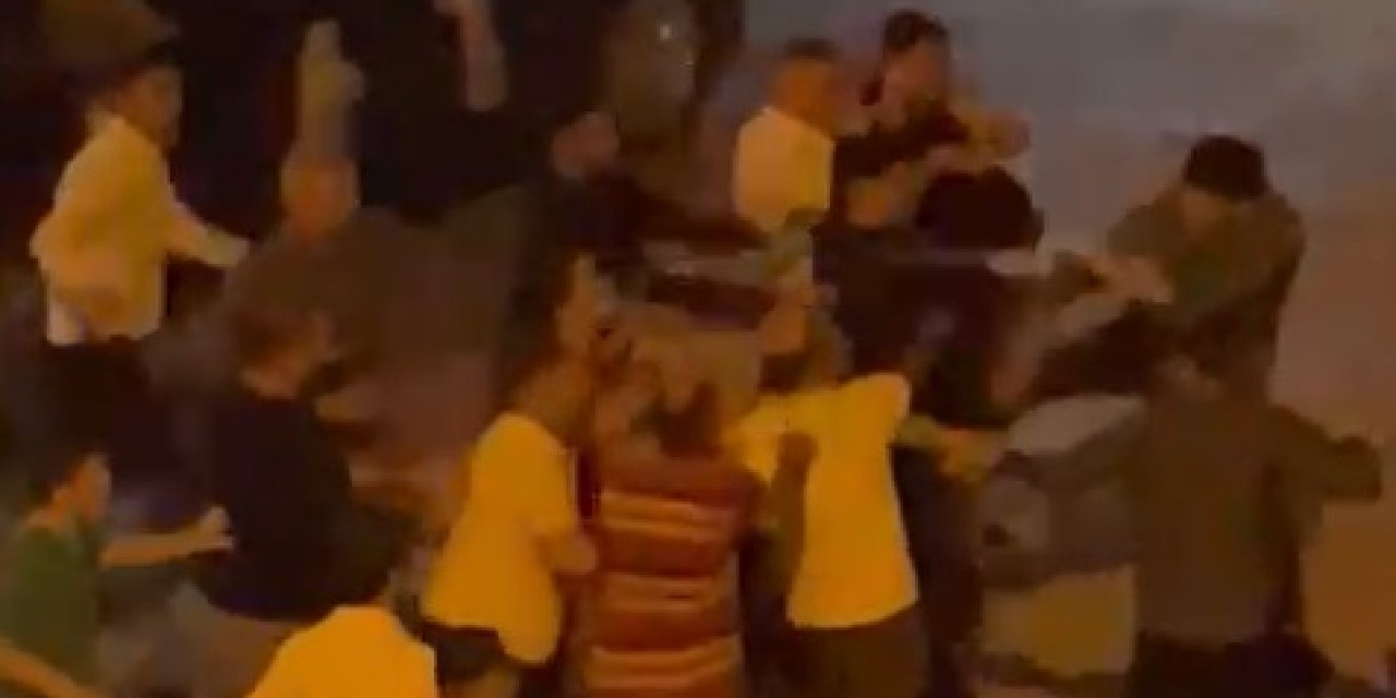 Düğünde Karşılaşan Husumetli Akrabalar Tekme Tokat Kavga Etti