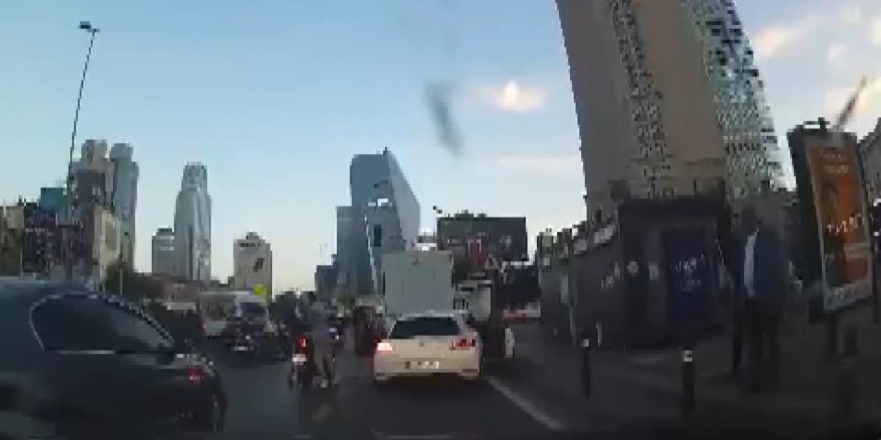 Kağıthane'de Trafikte Tekme Tokat Kavga Kamerada
