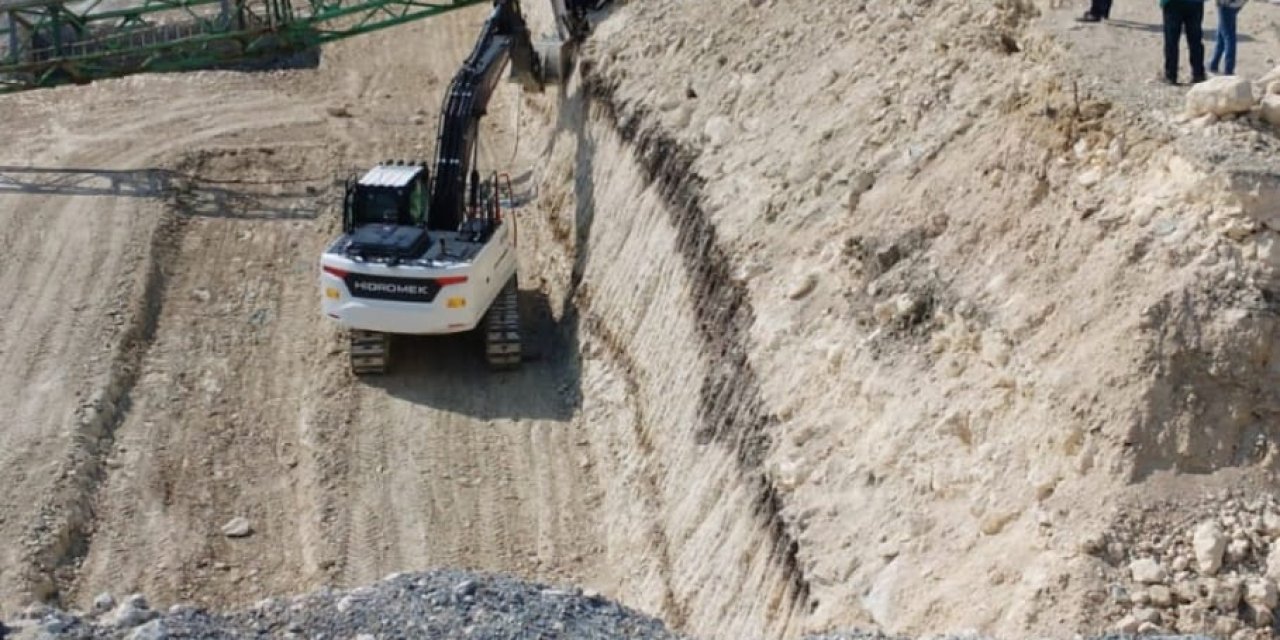 Arnavutköy'de İnşaat Alanında Vinç Devrildi: 1 Ölü-1