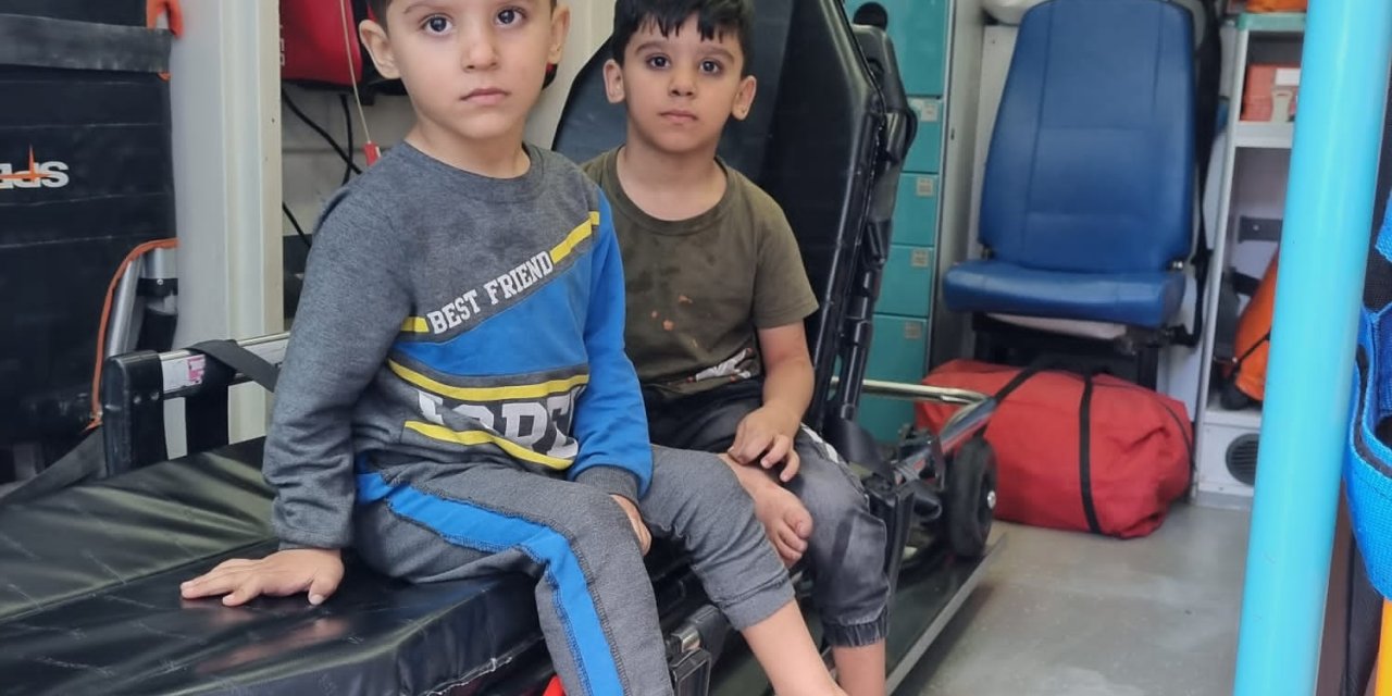 Yangında, Evde Mahsur Kalan 2 Çocuğu Mahalleli Kurtardı