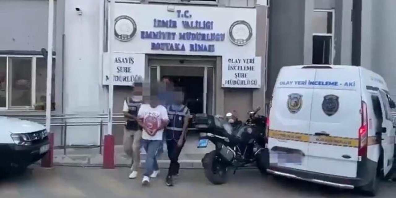 İzmir'de 1282 Yıl 1700 Ay Hapis Cezasıyla Aranan Cezaevi Firarisi Hükümlü Yakalandı